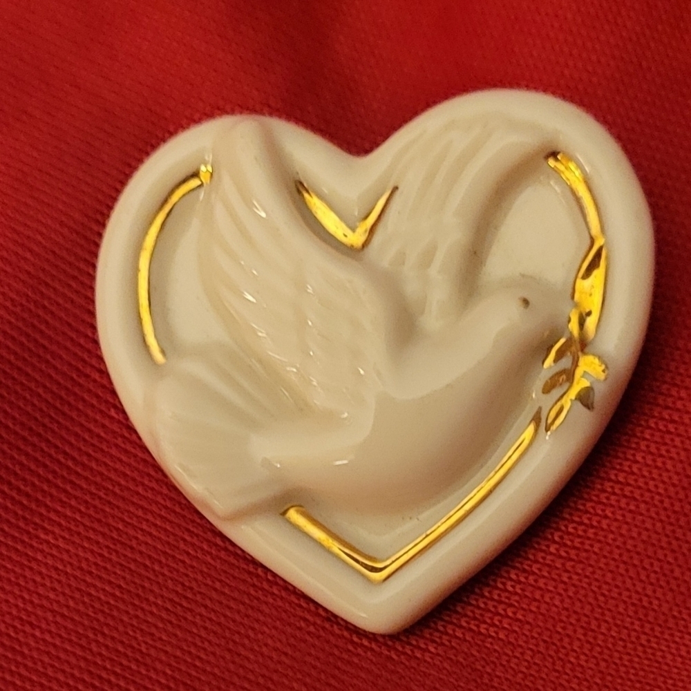 Lenox heart porcelain dove pin